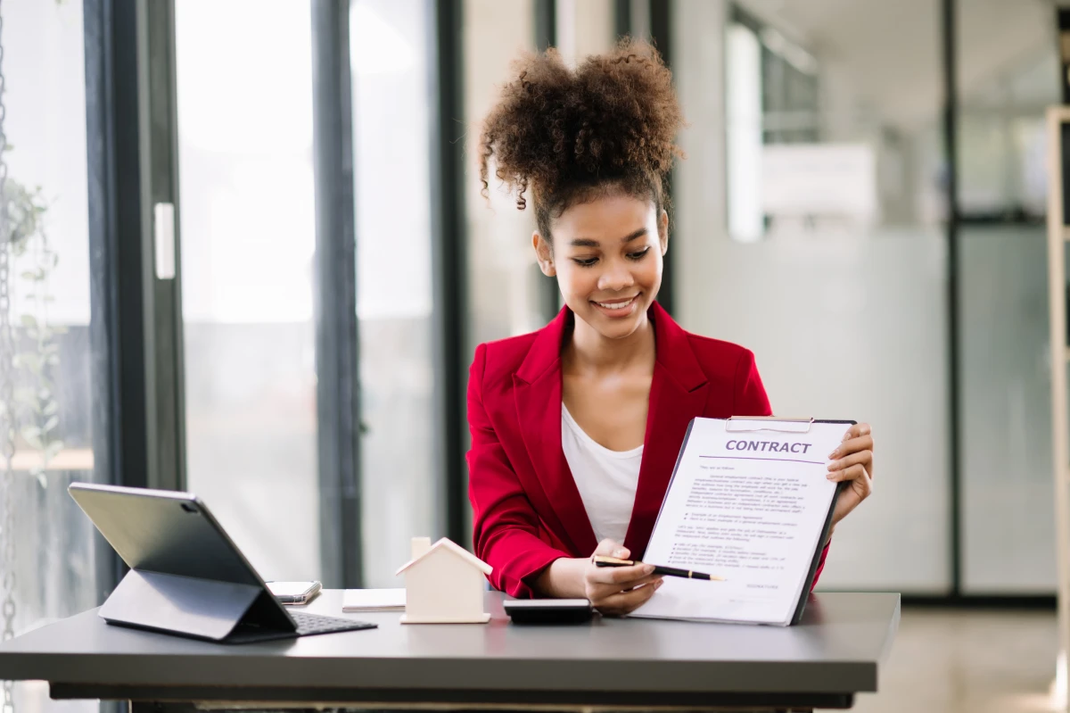 Documents obligatoires pour vendre une maison : le guide complet